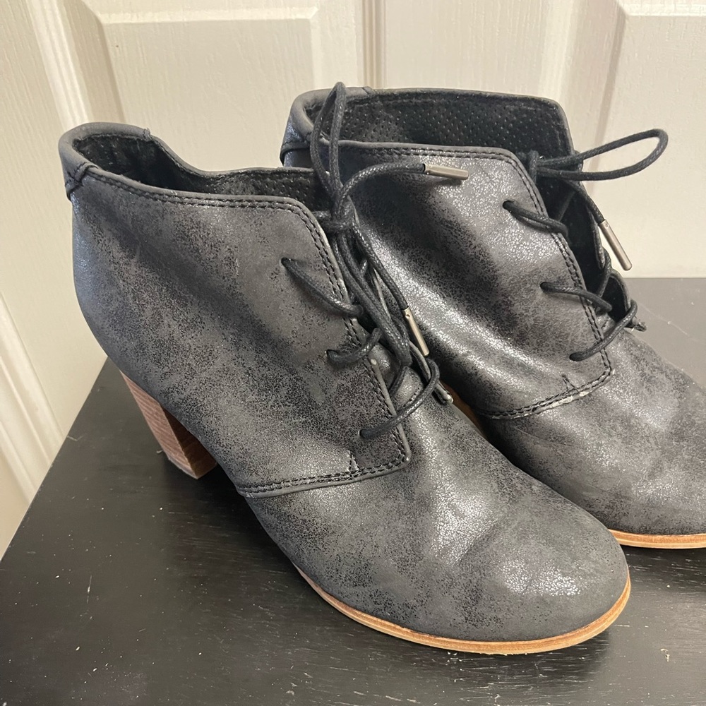 Tom’s Black Boots Size 9.5